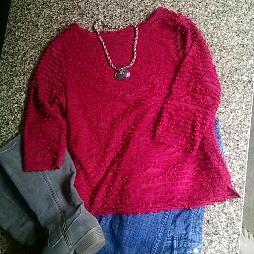 5/$25 Beautiful and fun red, 3/4 sleeve top